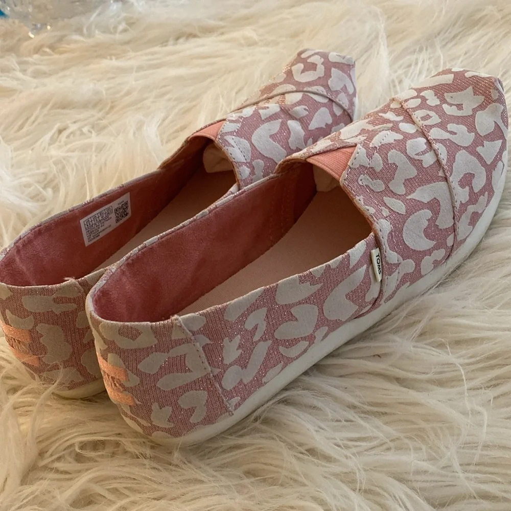 TOMS flats